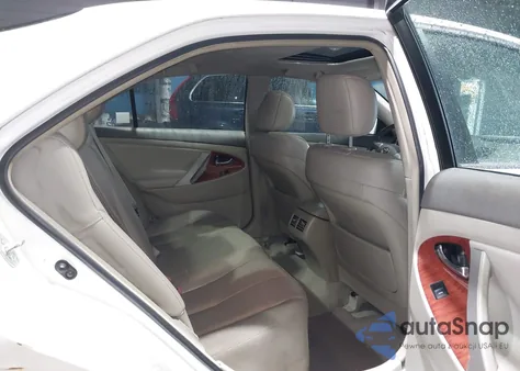 2011 Toyota Camry Xle V6 z USA, uszkodzony, nr VIN 4T1BK3EK2BU620340